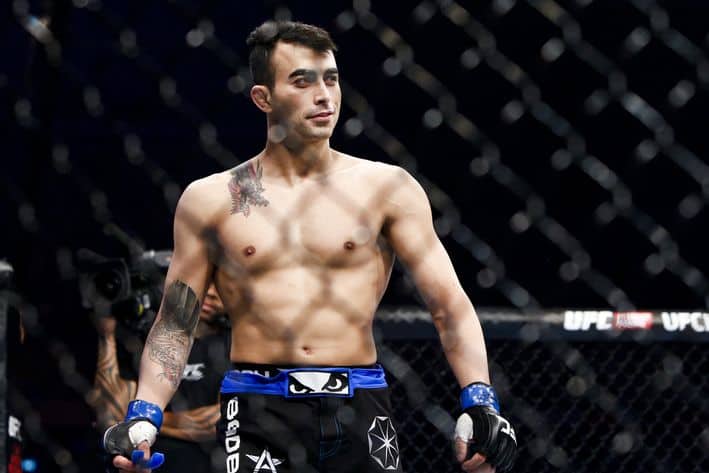 Makwan Amirkhani lands on Andy Ogle at UFC on Fox 14 in Stockholm