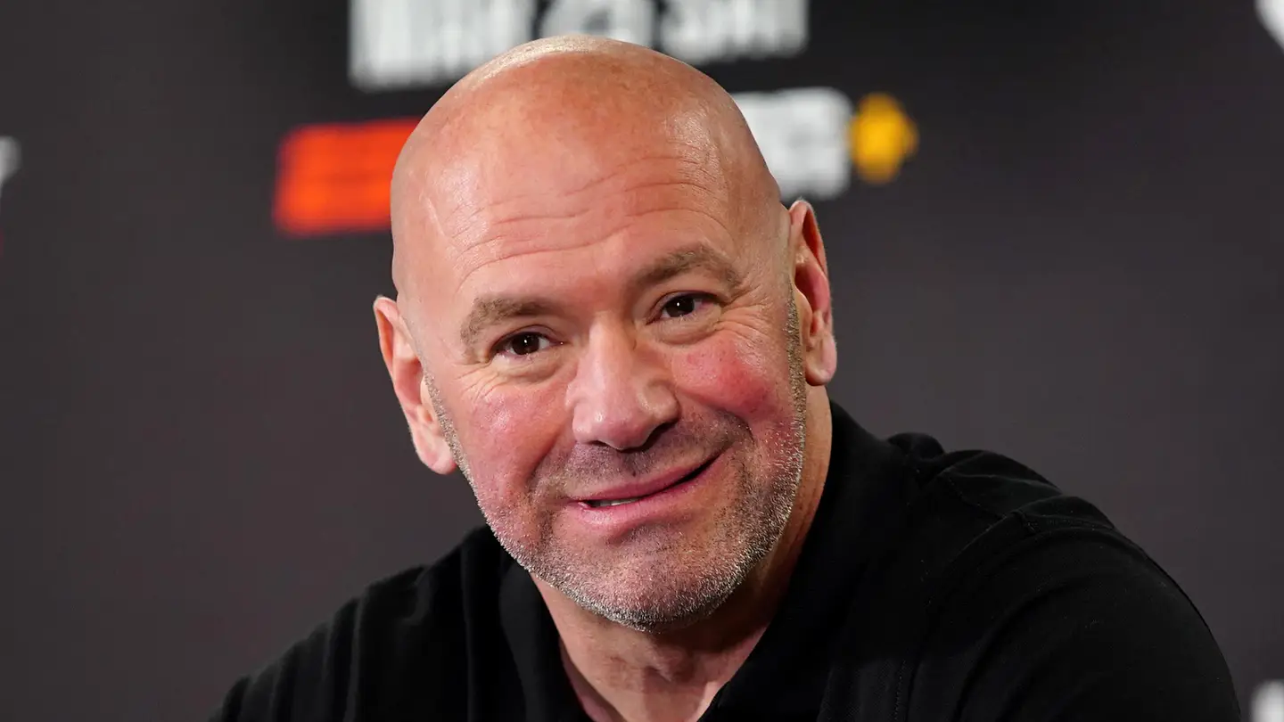 Dana White with new signees on Dana White's Contender Series