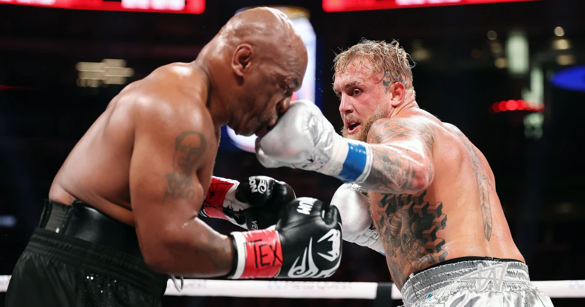 Jake Paul and Mike Tyson at AT&T Stadium