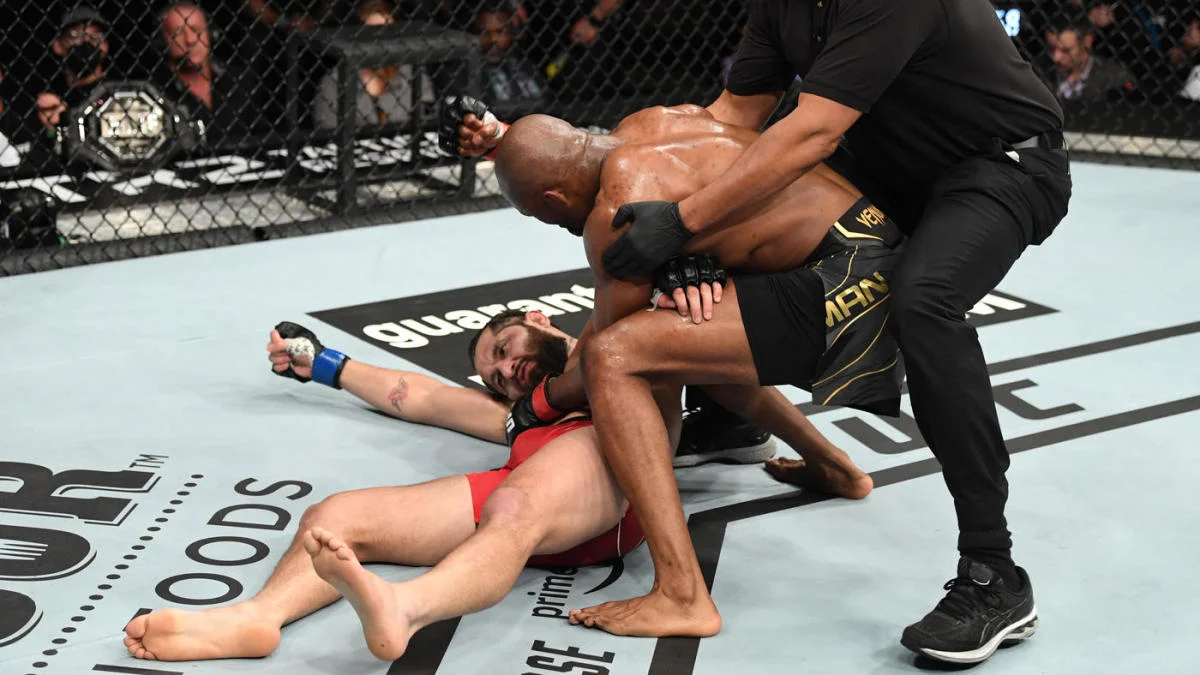 Kamaru Usman knocks out Jorge Masvidal at UFC 261 in Jacksonville