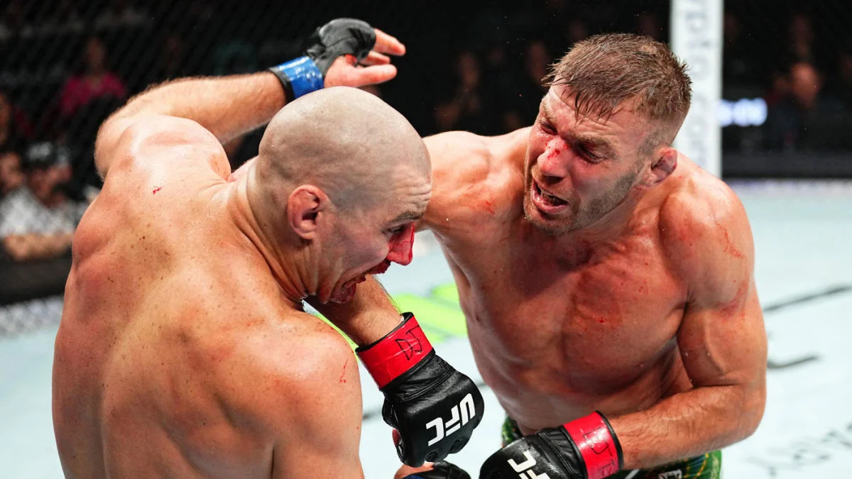 Sean Strickland takes a broken nose from Dricus du Plessis at UFC 312