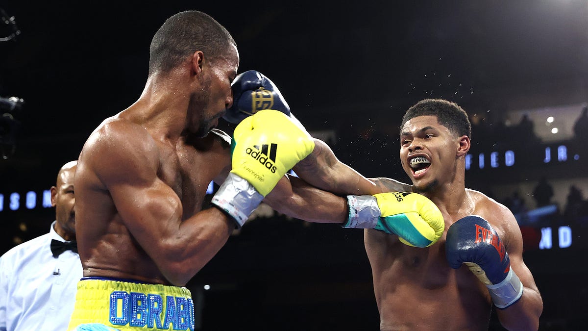 Shakur Stevenson in action against Robson Conceicao