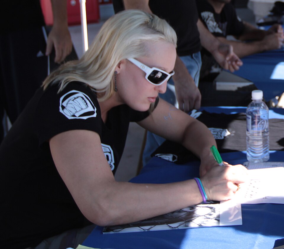 Elaina Maxwell, UFC fighter