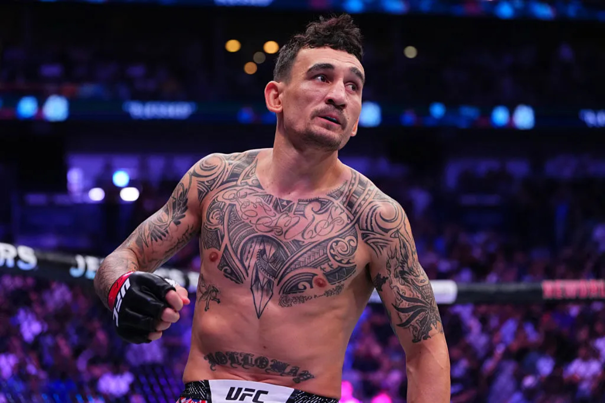 Max Holloway enters the Octagon at UFC 326