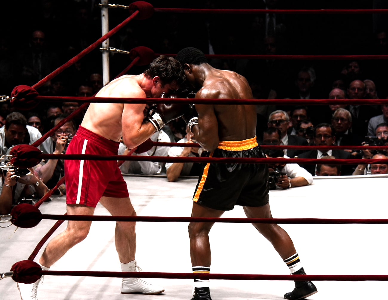 Joe Frazier fights Jerry Quarry in 1969